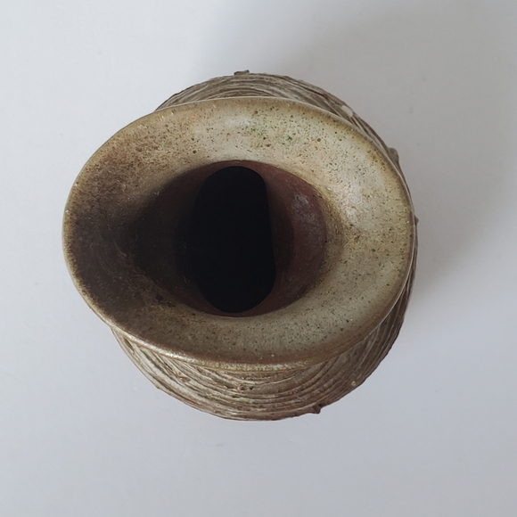 Studio Pottery Turned and Pinched Vase Signed and Numbered by Artist - Picture 7 of 10